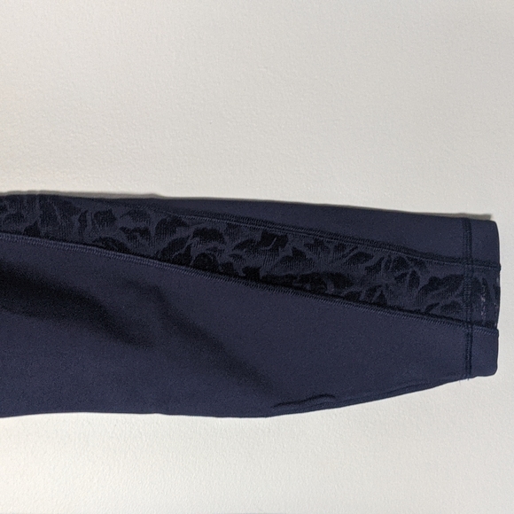 Navy Lululemon lace/luxtreme leggings - Picture 3 of 3